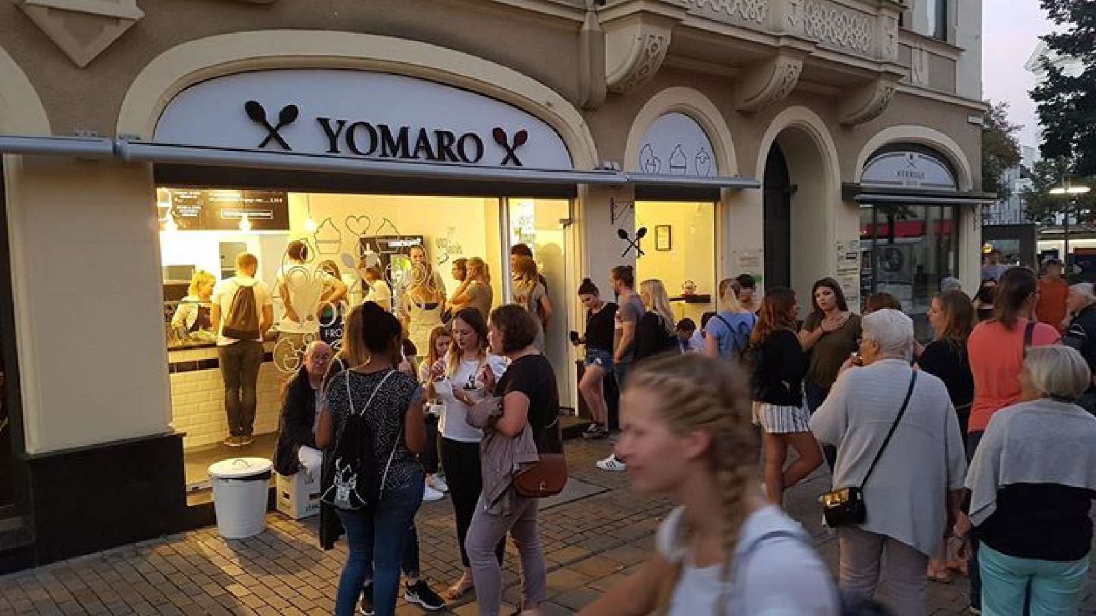 YOMARO Frozen Yogurt