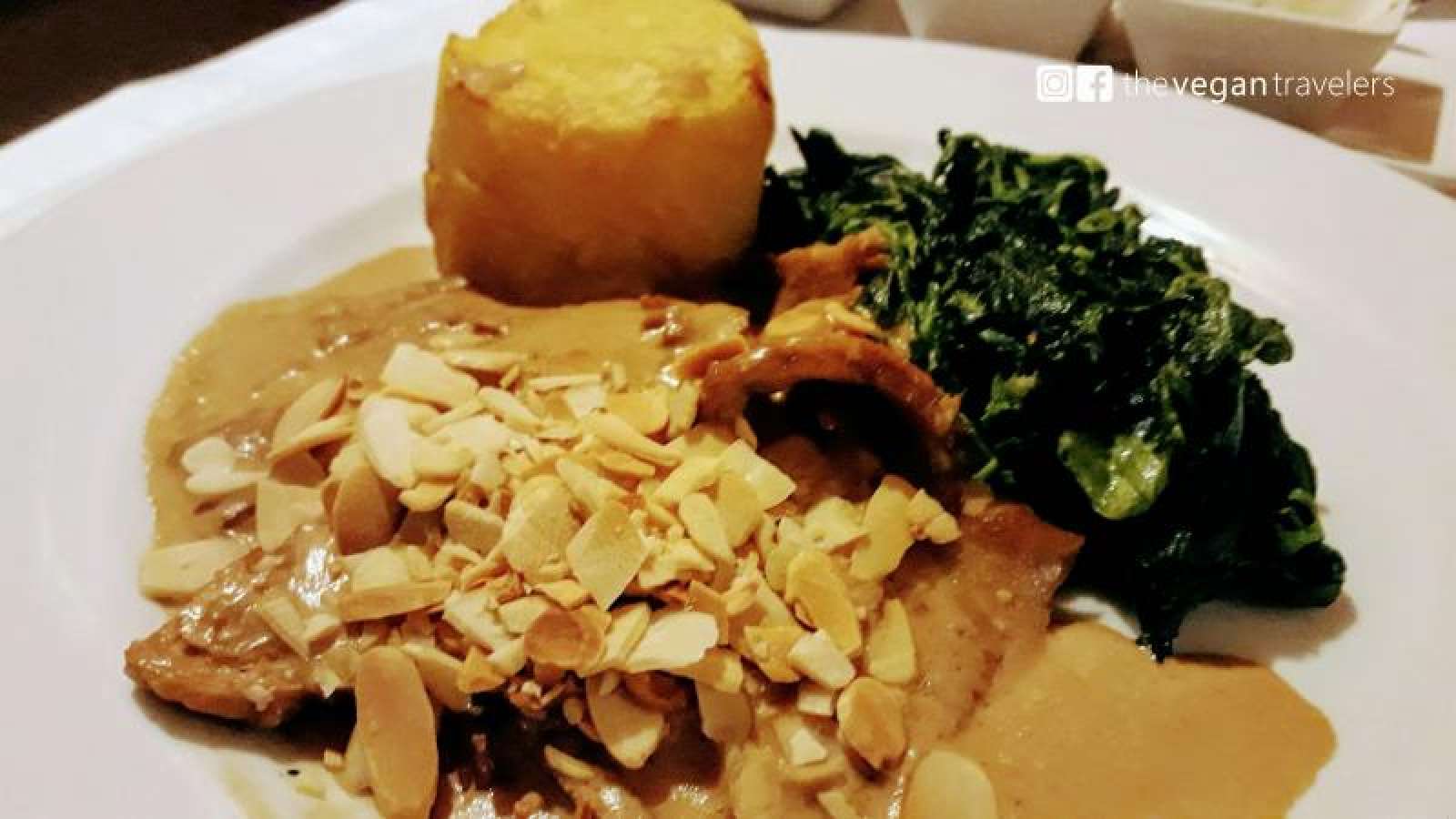 ESSENCIA Restaurante Vegetariano/Vegetarian Restaurant