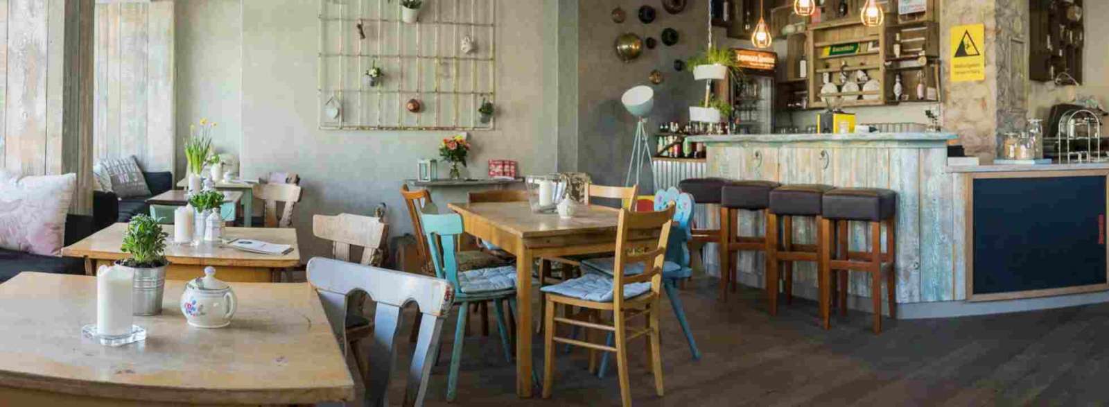Café - Bar - Berge