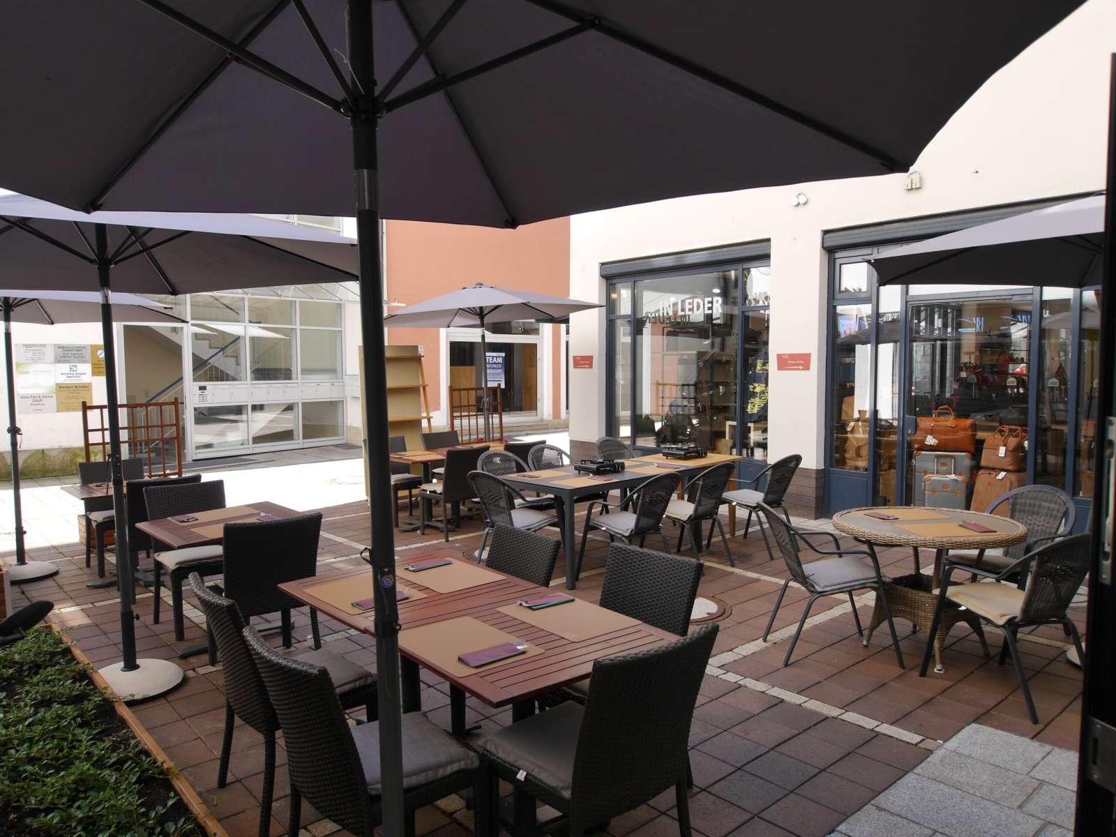 HQ Restaurant