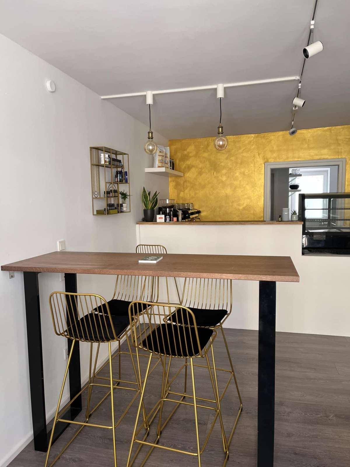 Holistic Café