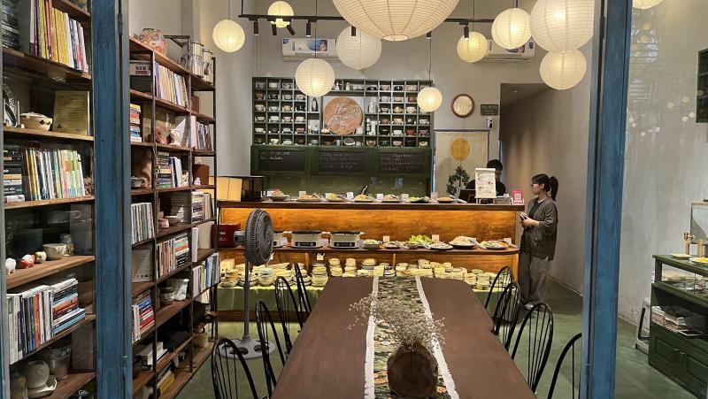 Hoa Góm Vegan House (Tiệm Thuần Chay Hoa Gốm)