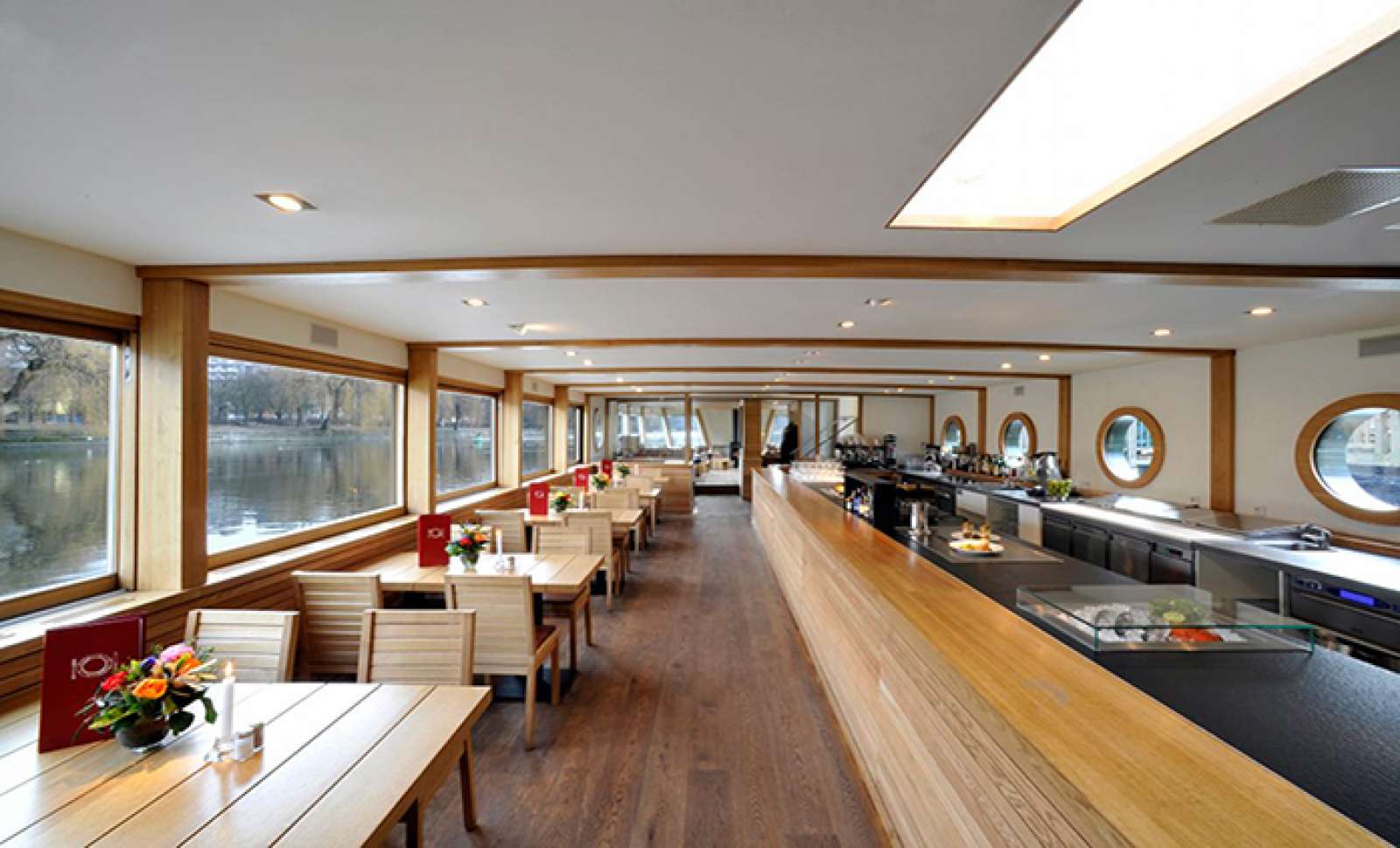 Restaurantschiff van Loon